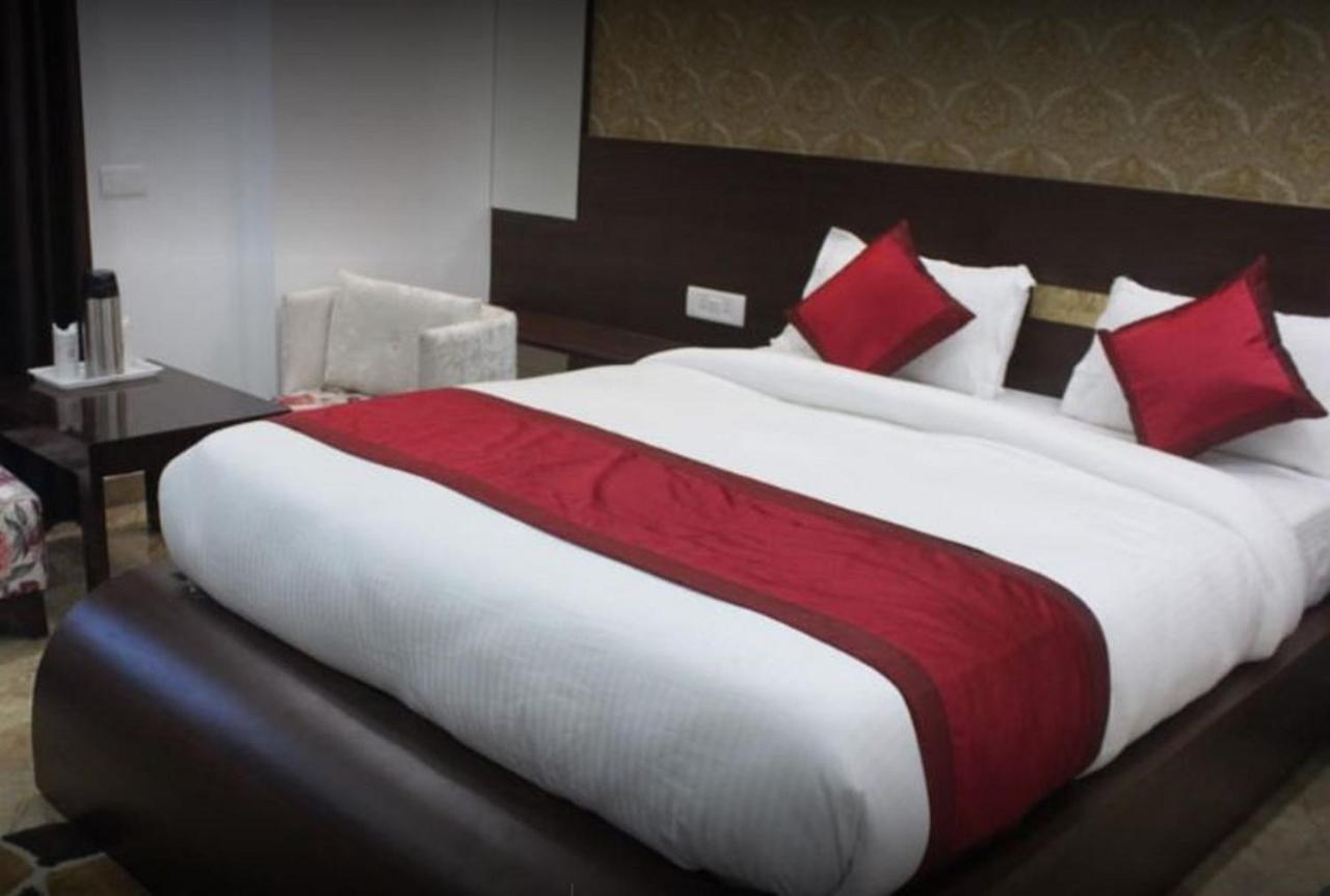 Hotel Golden Tulip Purnia Exterior foto